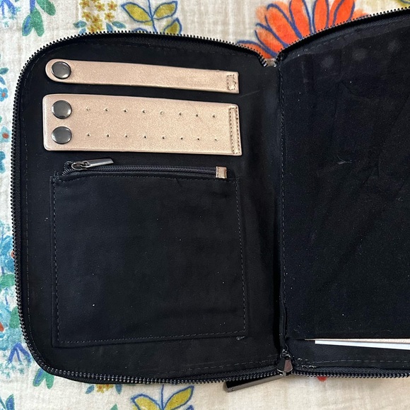 HALSTON jewelry case - Picture 3 of 4